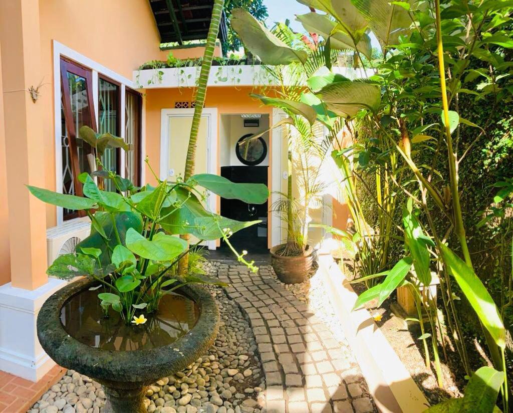 Giri'S Villa Jimbaran Ungasan Extérieur photo